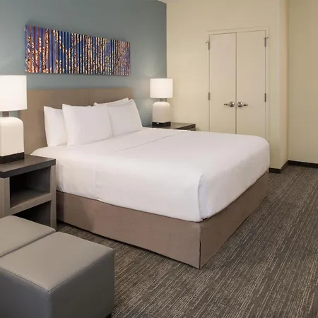 Hyatt House Fresno/Campus Pointe-3