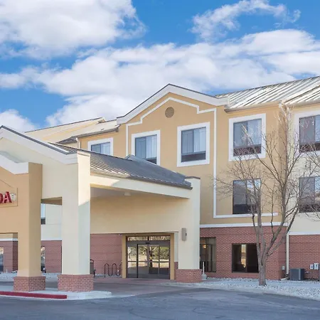 Ramada By Wyndham Denver International Airport-2