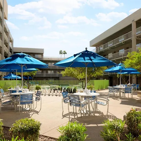 Doubletree Suites By Hilton Phoenix-3