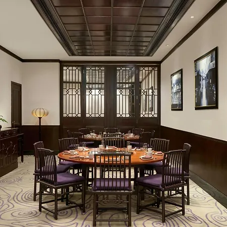 Renaissance Riverside Hotel Saigon-3