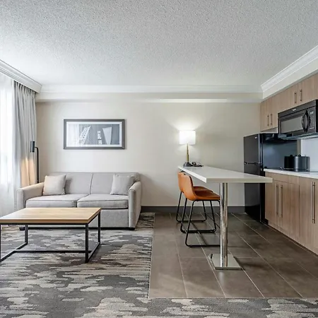 Sandman Signature Mississauga Hotel-3
