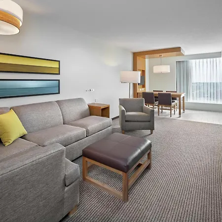 Doubletree By Hilton Edmonton Downtown-3