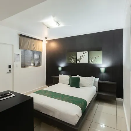 The Nicol Hotel And Apartments-2