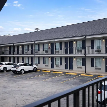 Quarters Inn & Suites-2