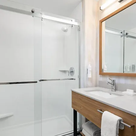 Hampton Inn & Suites Ontario-3