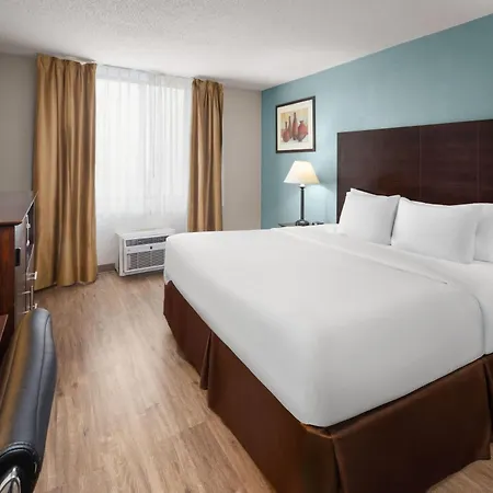 Wyndham Garden Detroit Metro Airport-3