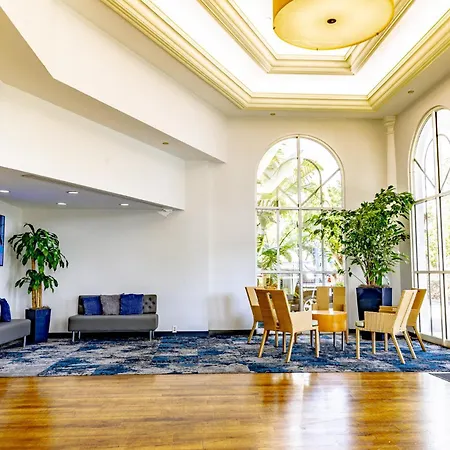La Quinta By Wyndham Sarasota Downtown-3