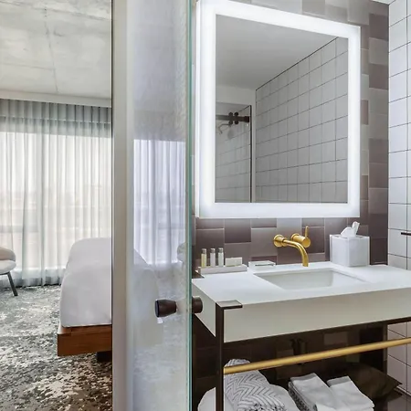 Cambria Hotel Boston Downtown - Seaport-3