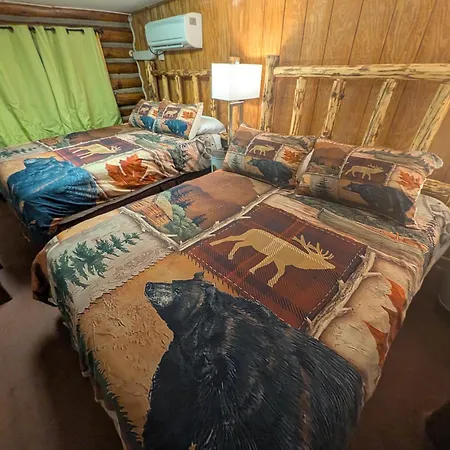 Yellowstone Motel - Adults Only - All Rooms Have Kitchens-2