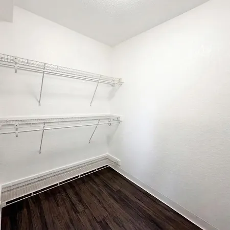 Intown Suites Extended Stay Louisville Ky - Preston Hwy-3