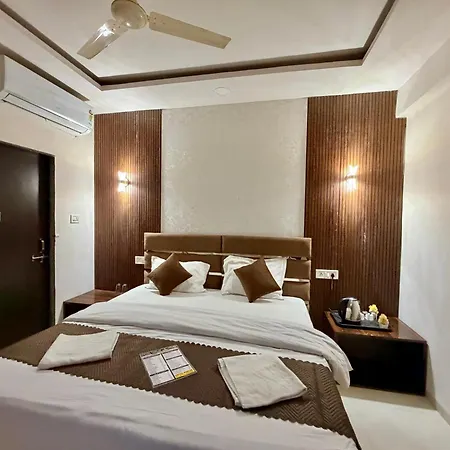 Hotel Kiwi Inn Vijaynagar Scheme 78-3