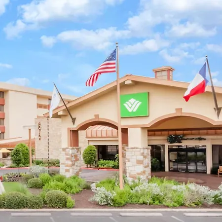 Wyndham Garden Hotel Austin-3