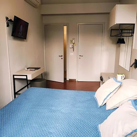Hotel Tourist House-3