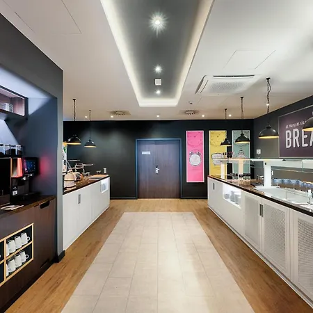Premier Inn Berlin City Sued-2