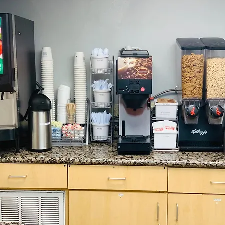 Super 8 By Wyndham Austin Downtown/Capitol Area-2