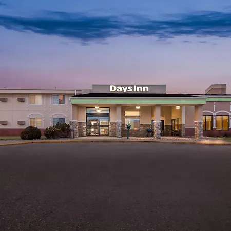 Days Inn By Wyndham Minot-3