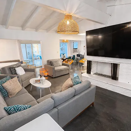 A Place In The Sun Hotel - Adults Only Big Units, 24H Heated Pool & Spa In 1 Acre Park Prime Location, Dog Friendly, Top Midcentury Modern Boutique Hotel-3