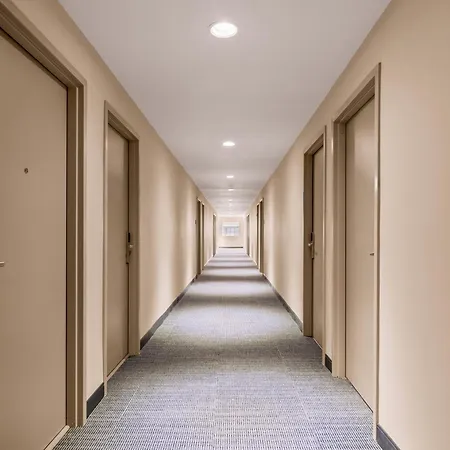 B&B Hotel Jacksonville Airport - Newly Renovated!-2