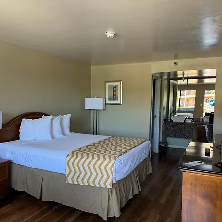 Travelodge By Wyndham Reno-3