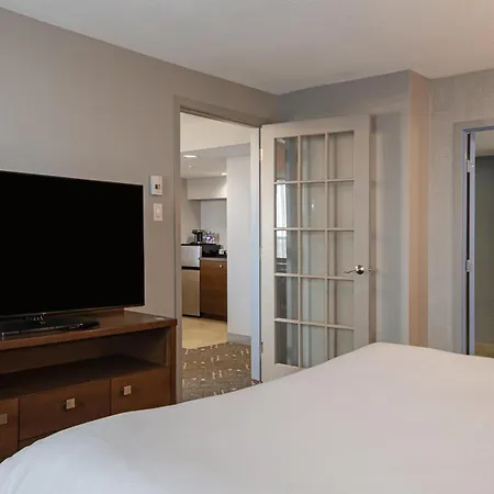 Doubletree By Hilton West Edmonton-3