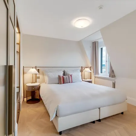Small Luxury Hotel Ambassador Zurich-3