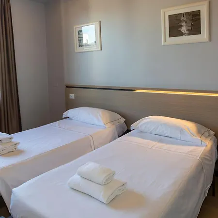 Plus Florence Hotel & Hostel-3
