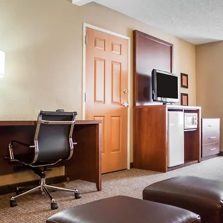 Comfort Suites Airport-2