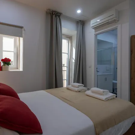 Lisbon Poets Inn-2