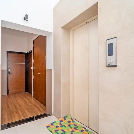 Treebo Premium Corner Stay-3