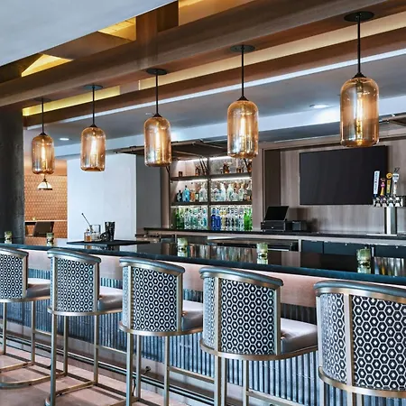 Fairfield Inn & Suites By Marriott Dallas Downtown-3