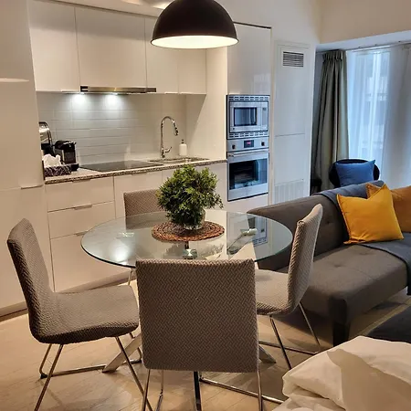 Stylish Downtown Toronto Residential Hotel-2