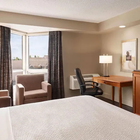 Royal Hotel West Edmonton, Trademark Collection By Wyndham-2
