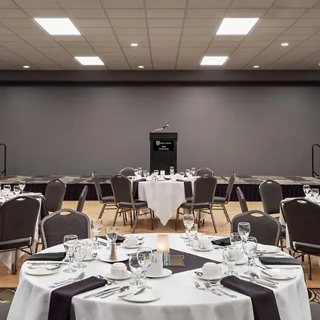 Royal Hotel West Edmonton, Trademark Collection By Wyndham-2