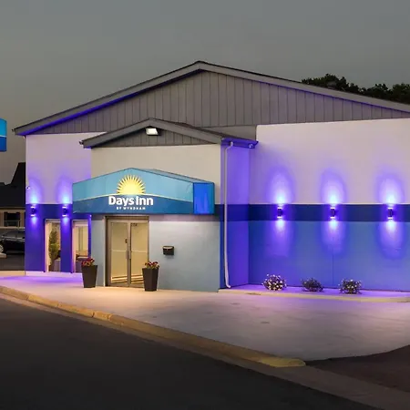 Days Inn By Wyndham La Crosse-3