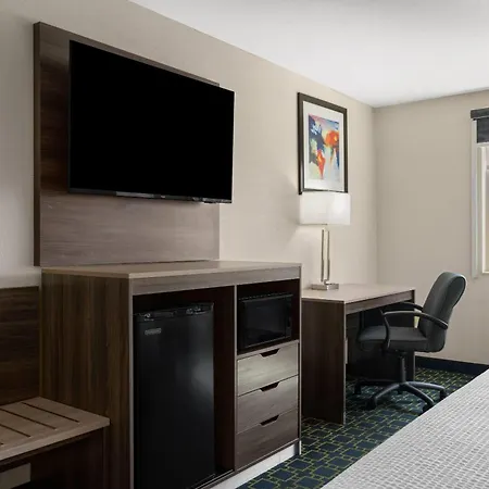 Baymont By Wyndham Santa Fe-2