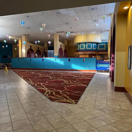 Ramada By Wyndham Albuquerque Midtown-3