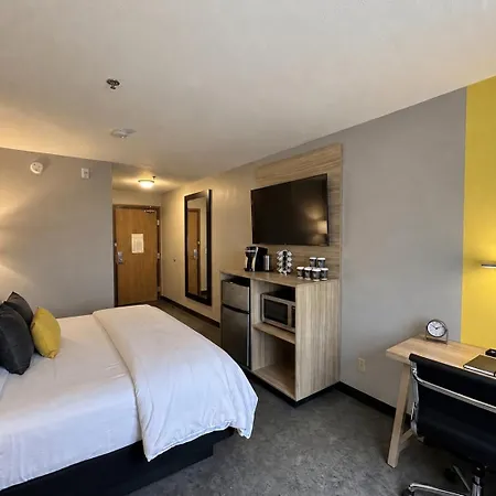 Super 8 By Wyndham Irving Dfw Airport/South-3