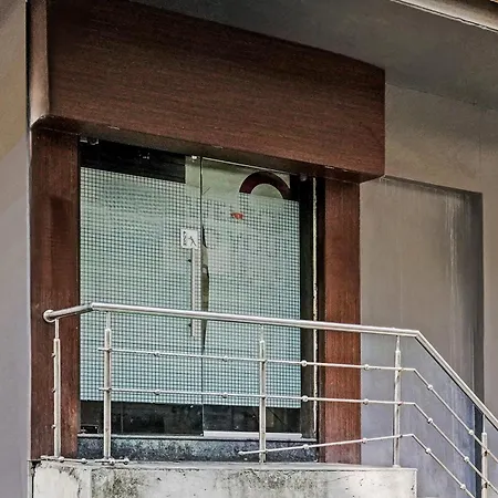 Hotel O Blue Inn Residence Near R City Mall-3