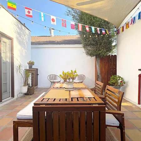 Casita Gundry- Boutique Hideaway, Quaint Historic Charm-3