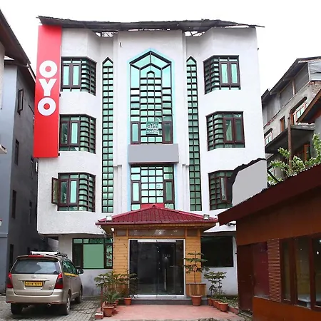 Hotel O Azad-3