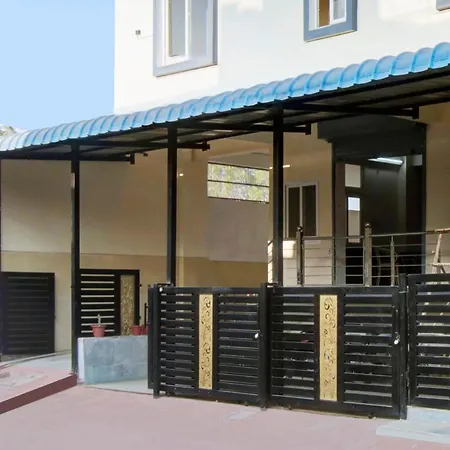 Oyo 82094 Hotel Saras Inn-3