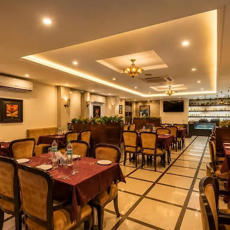 Airport La Sapphire Hotel & Restaurant With Free Airport Drop-2