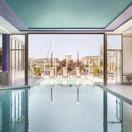 Coast Victoria Hotel & Marina By Apa-2
