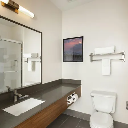 Fairfield By Marriott Inn & Suites Grand Rapids Airport-2