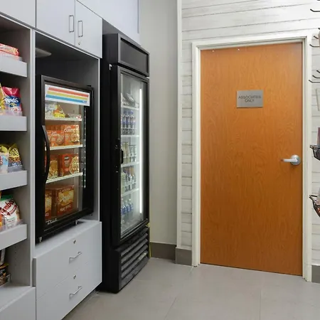 Fairfield By Marriott Inn & Suites Grand Rapids Airport-3