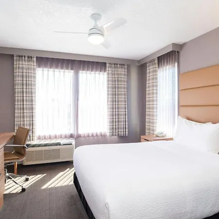 Sandman Hotel Victoria-3