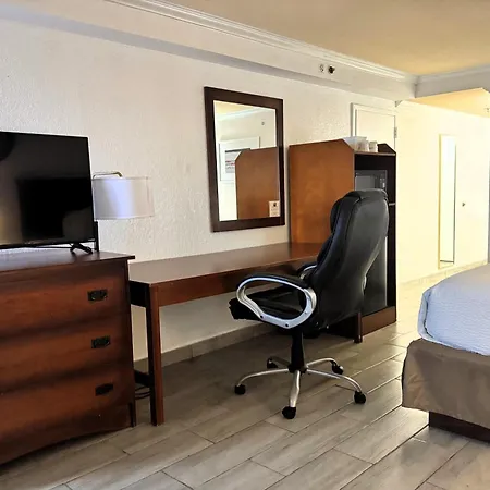 Ramada By Wyndham Birmingham Airport-2