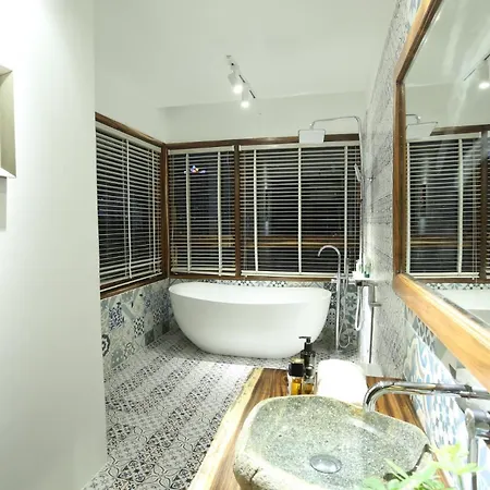 Sky Gem Hotel Sora-2