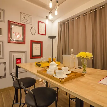 Super Townhouse Hotel All In One Near City Centre Salt Lake-3