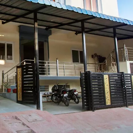 Oyo 82094 Hotel Saras Inn-2